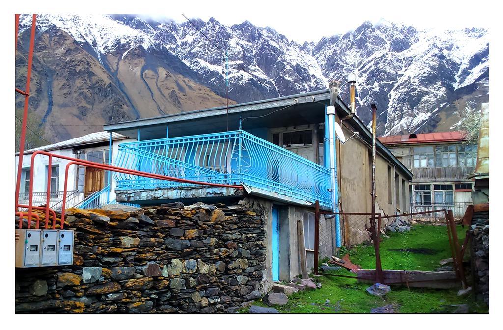 Blue Guesthouse Kazbegi Dış mekan fotoğraf