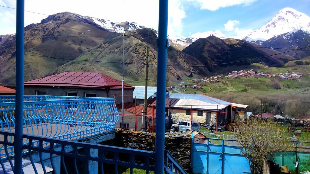 Blue Guesthouse Kazbegi Dış mekan fotoğraf