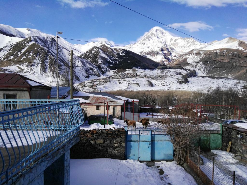 Blue Guesthouse Kazbegi Dış mekan fotoğraf